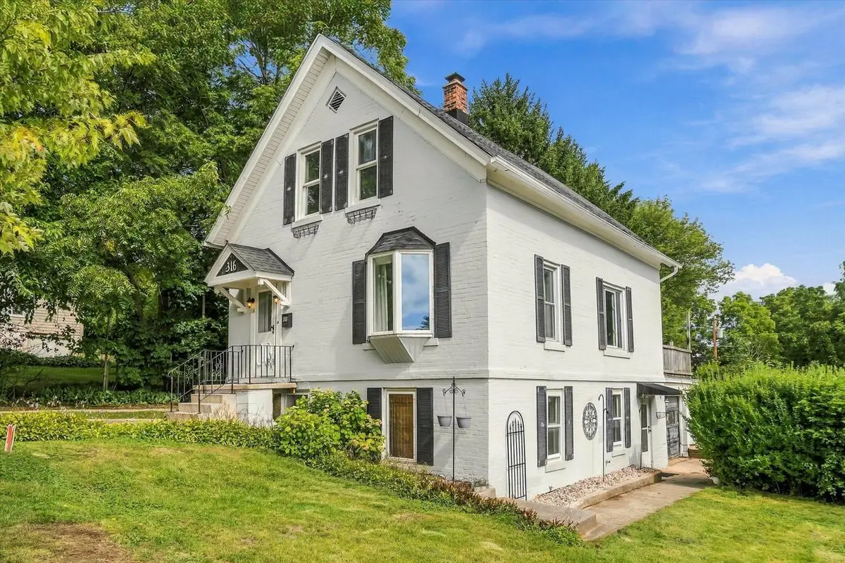 316 S Garfield AVENUE, Port Washington, WI 53074 - #1