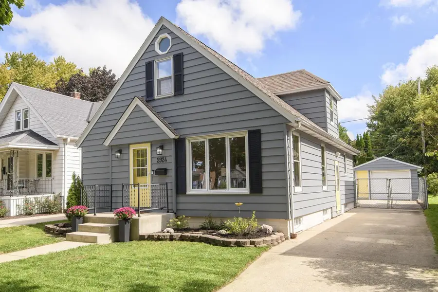 2924 N 75th STREET, Milwaukee, WI 53210 - #3