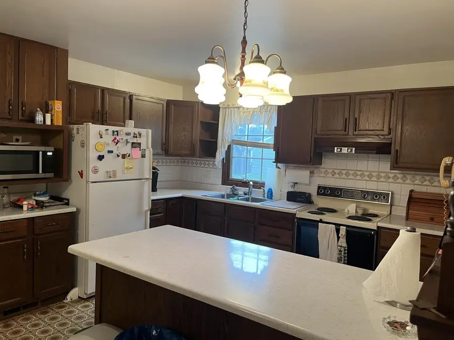 1224 E Alan ROAD, Oak Creek, WI 53154 - #2