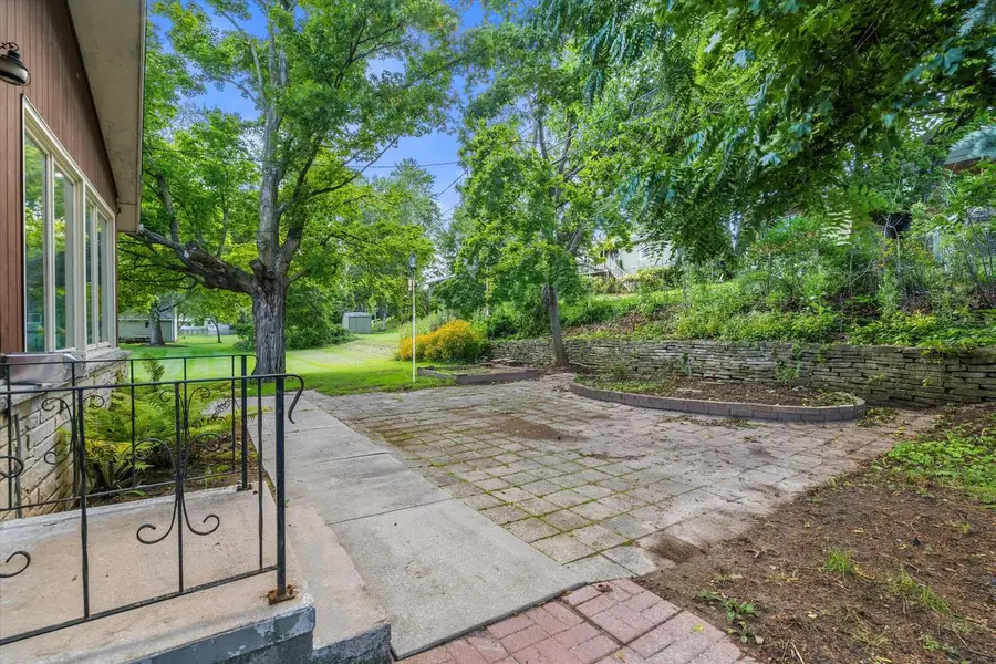 607 W Decorah ROAD, West Bend, WI 53095 - #2