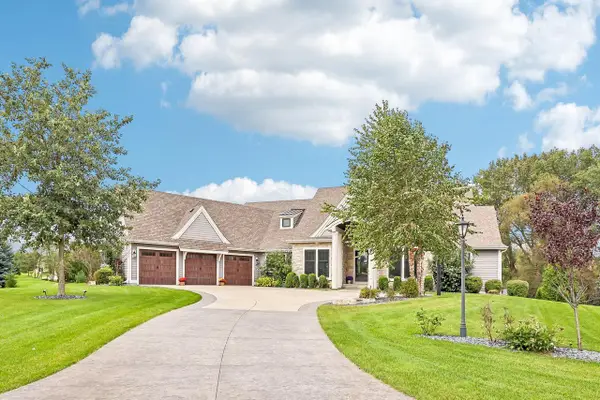 W248N2175 Kettle Cove COURT, Pewaukee, WI 53072