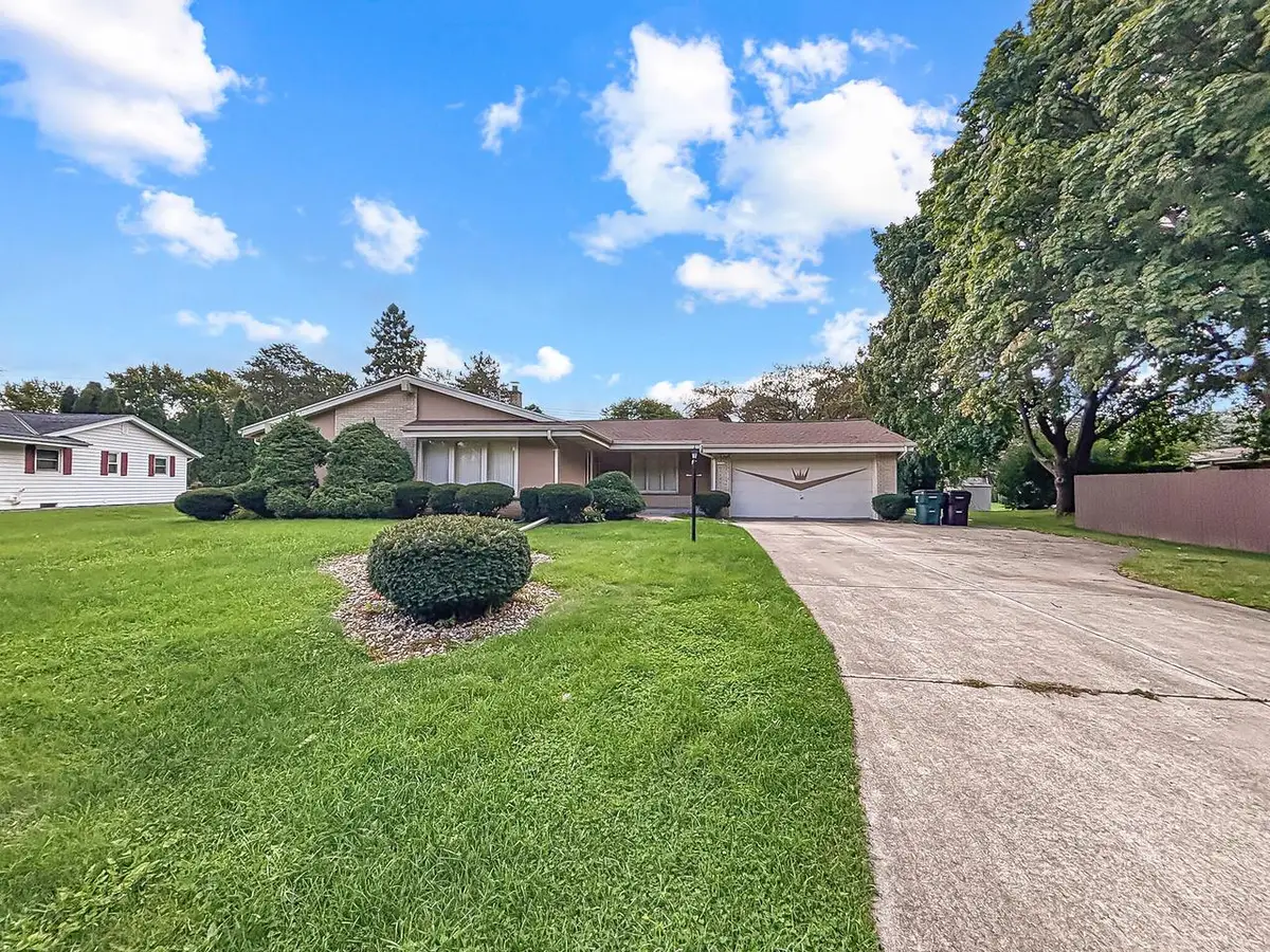 13795 W Graham STREET, New Berlin, WI 53151 - #1