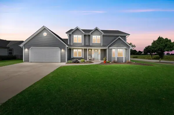 303 S Pheasant PLACE, Saukville, WI 53080