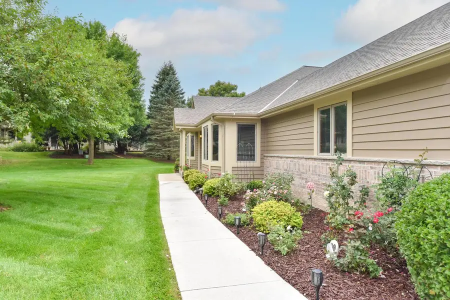 N21W24347 Deer Park COURT #A, Pewaukee, WI 53072 - #3