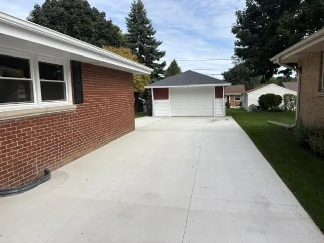 4428 S 63rd STREET, Greenfield, WI 53220 - #2