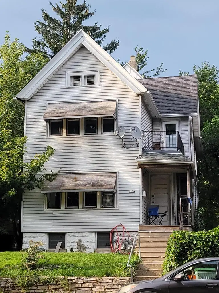 2134 W Lincoln AVENUE, Milwaukee, WI 53215 - #1