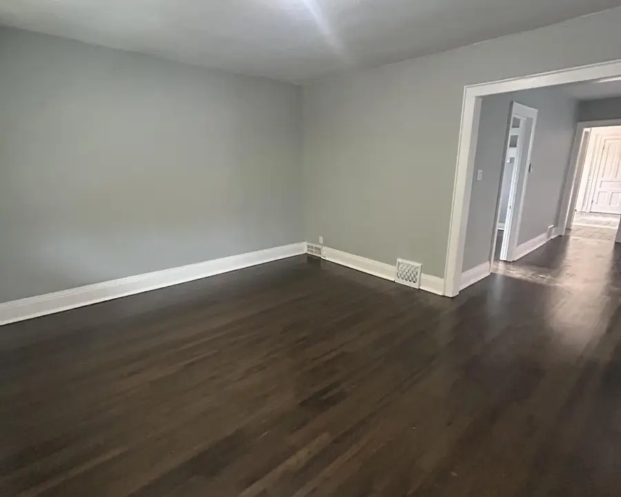 2134 W Lincoln AVENUE, Milwaukee, WI 53215 - #3