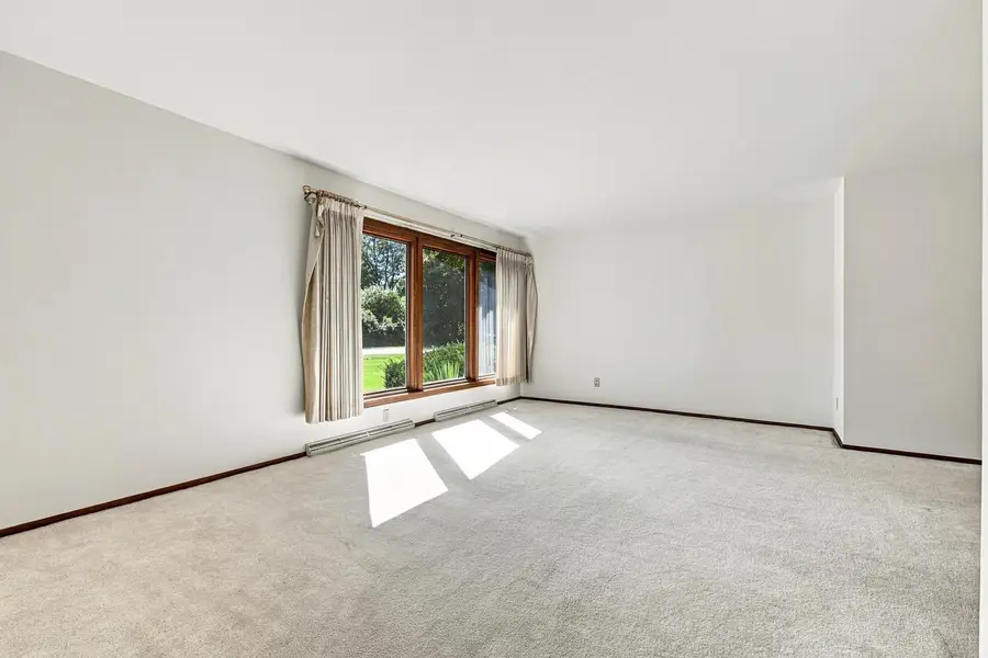 3735 San Fernando DRIVE, Brookfield, WI 53045 - #2