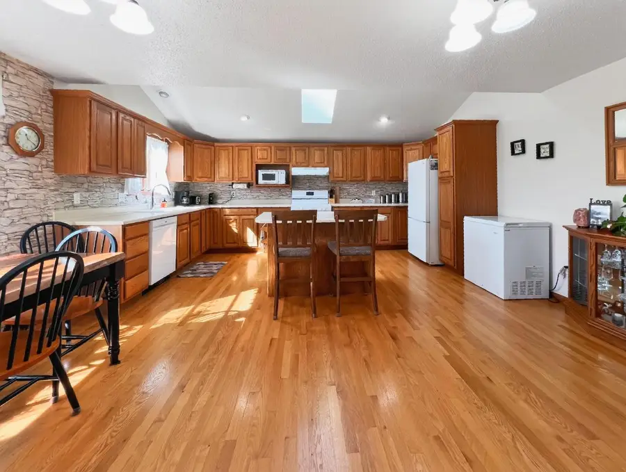 509 W Court St, New Hampton, IA 50659 - #3