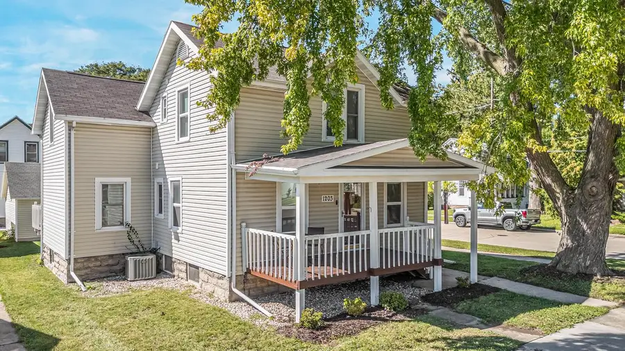 1203 Minnesota STREET, Oshkosh, WI 54902 - #2