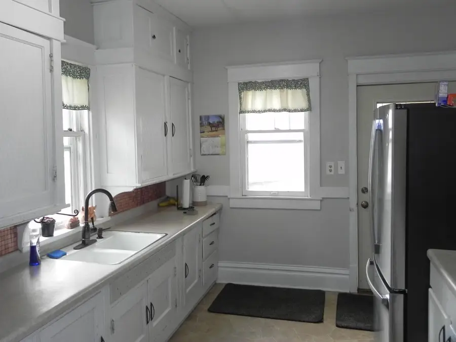 669 Main STREET, Belgium, WI 53004 - #2
