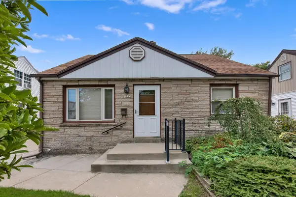 2923 E Cudahy AVENUE, Saint Francis, WI 53235