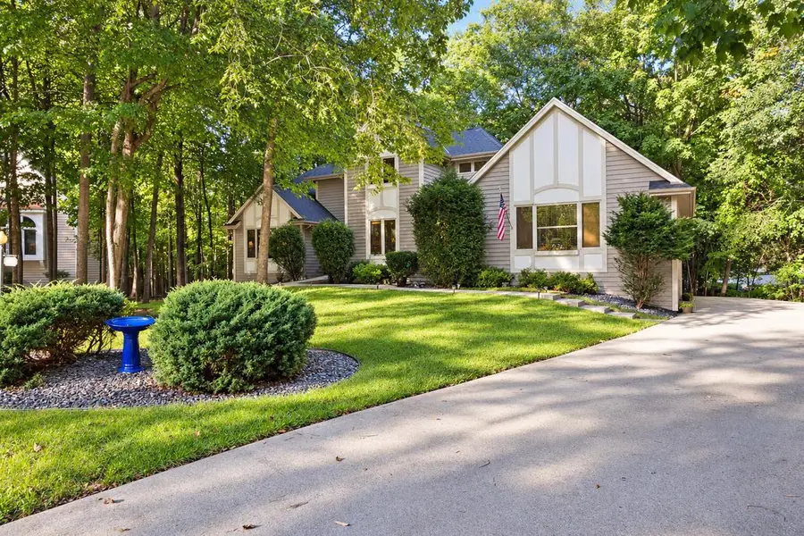 11920 W Whitaker AVENUE, Greenfield, WI 53228 - #2