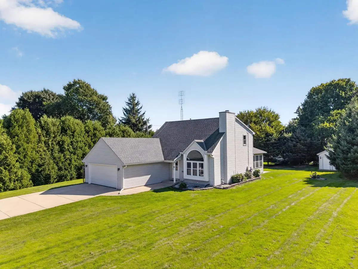 2733 4 1/2 Mile ROAD, Racine, WI 53402 - #1