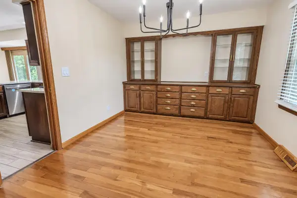 6634 Riverdale LANE, Greendale, WI 53129