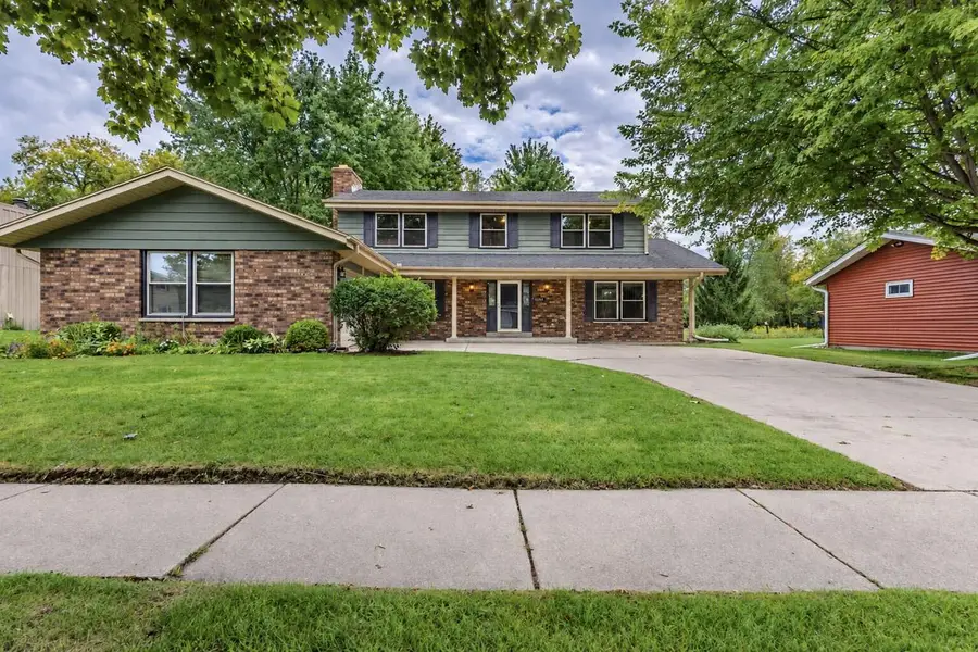 6634 Riverdale LANE, Greendale, WI 53129 - #2