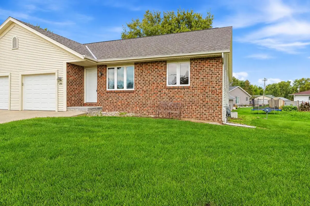 406 Keno CIRCLE, Horicon, WI 53032 - #1