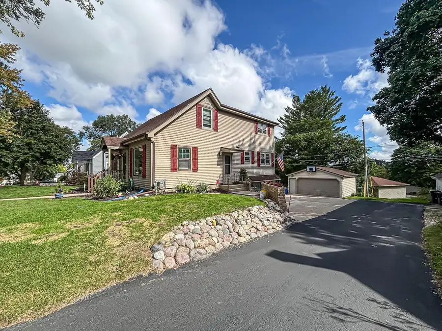 W164N8586 Hiawatha AVENUE, Menomonee Falls, WI 53051 - #3