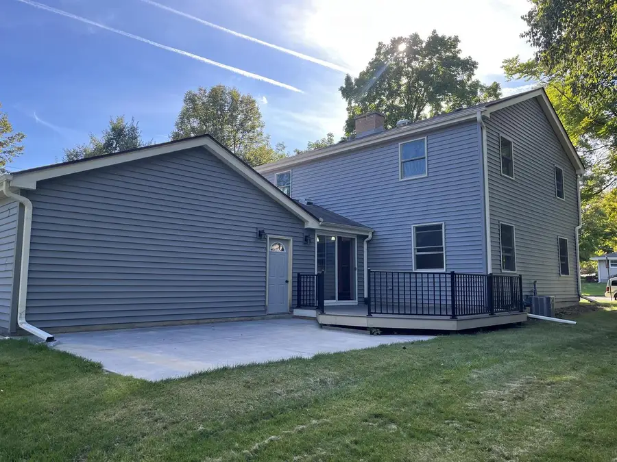 725 S Silverbrook DRIVE, West Bend, WI 53095 - #3