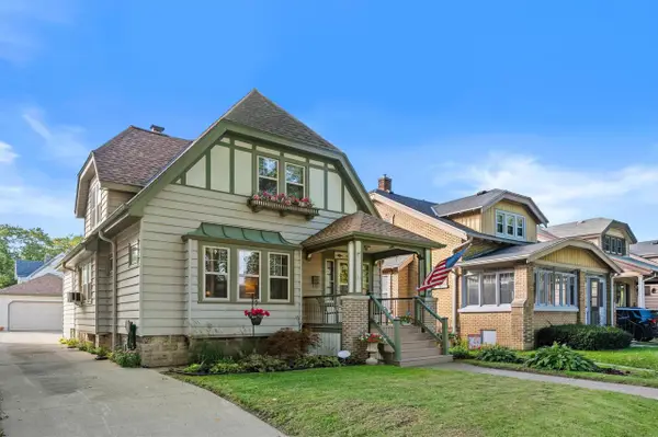 837 S 17th STREET, Milwaukee, WI 53204