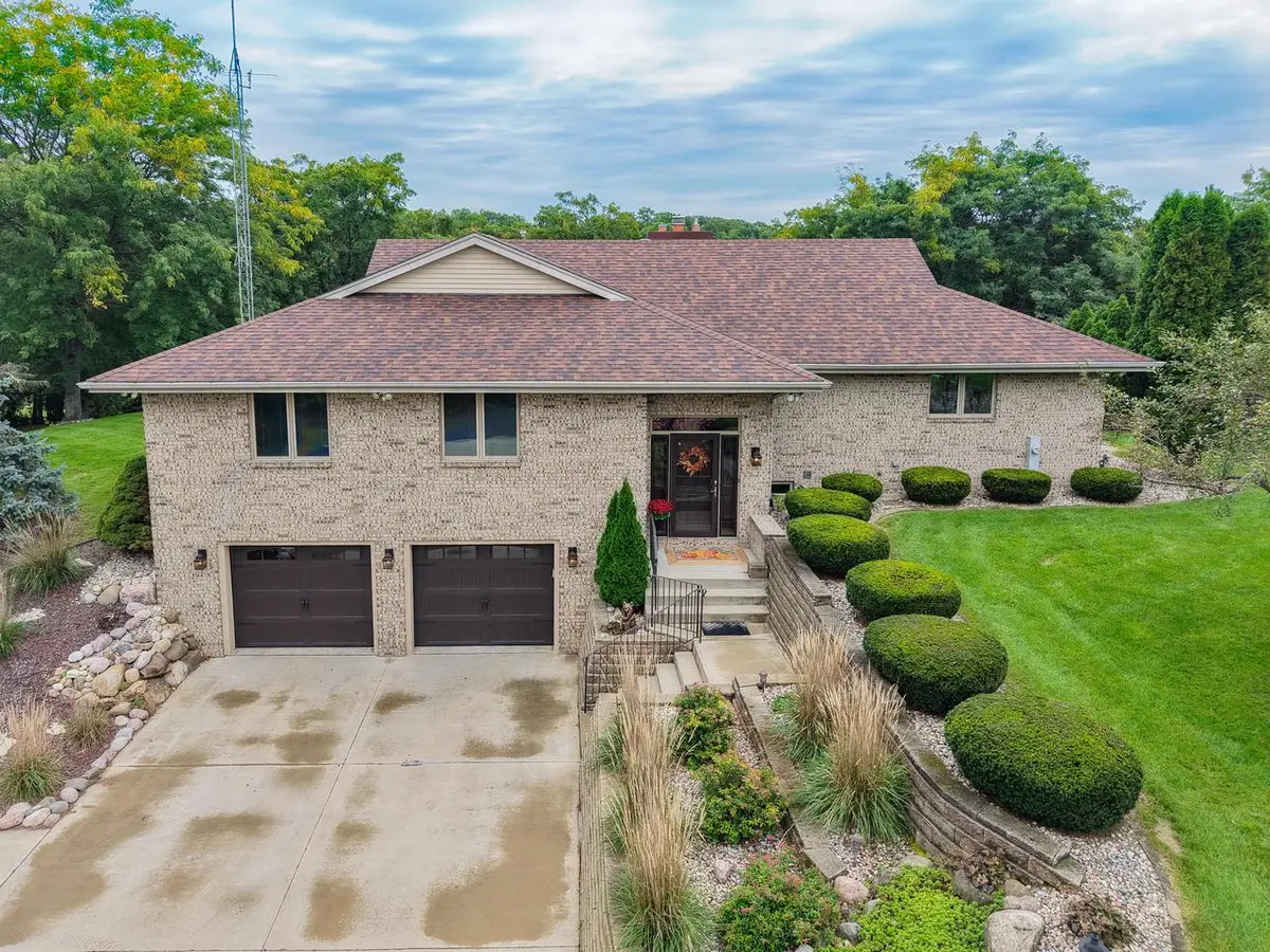 4707 376th AVENUE, Burlington, WI 53105 - #1
