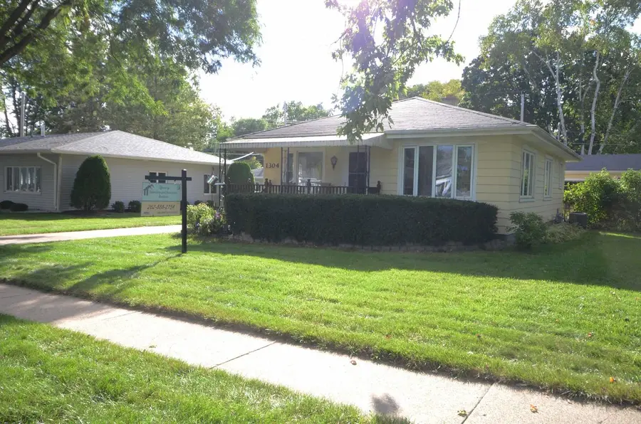 1304 Center STREET, Watertown, WI 53098 - #3