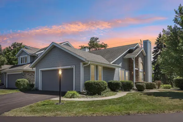 101 E Sutton PLACE #A, Waukesha, WI 53188