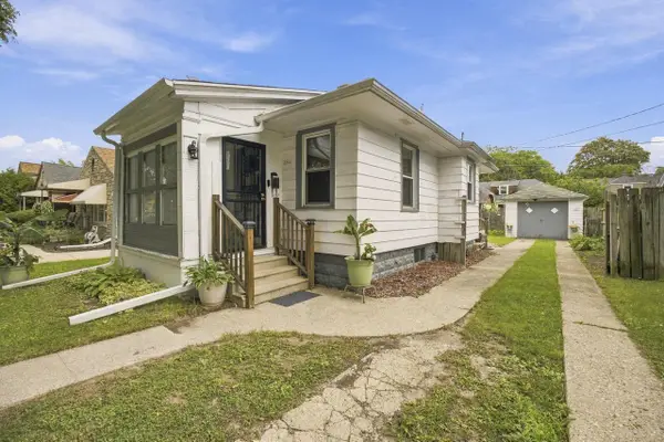 4044 N 40th STREET, Milwaukee, WI 53216