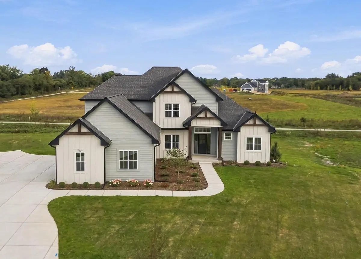 9951 Cygnet COURT, Mequon, WI 53097 - #1