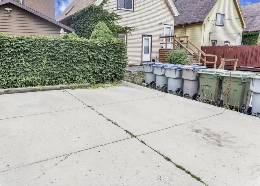 3041 N Oakland AVENUE #3043, Milwaukee, WI 53211 - #2