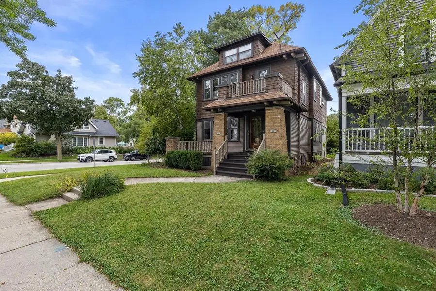 2000 E Kensington BOULEVARD #2002, Shorewood, WI 53211 - #2