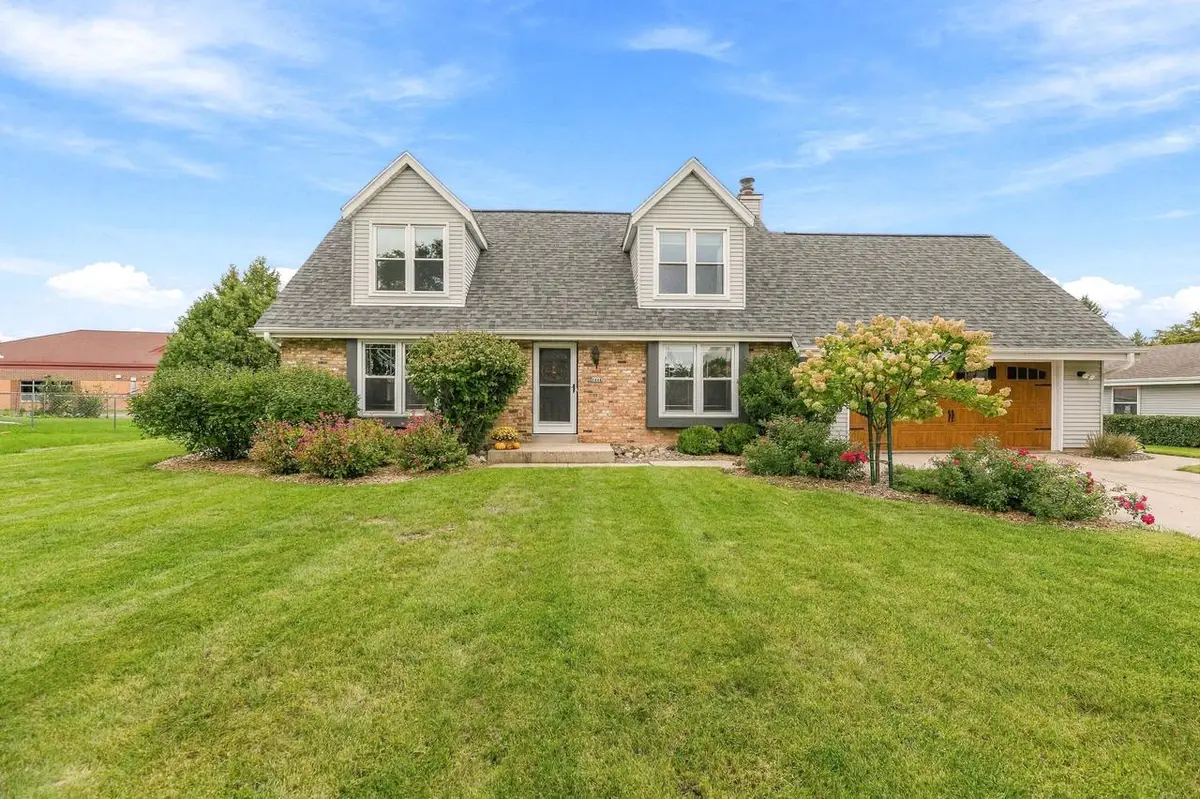 8046 W Imperial DRIVE, Franklin, WI 53132 - #1