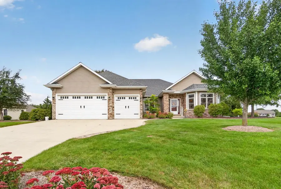 2118 John COURT, West Bend, WI 53090 - #2