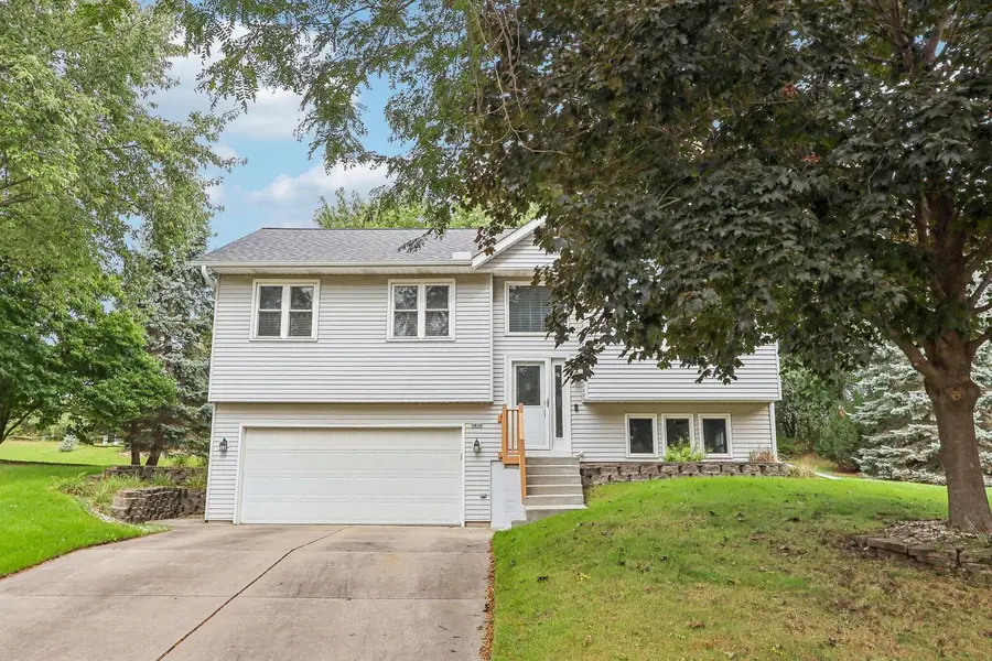 2416 Brentwood DRIVE, Waukesha, WI 53188 - #2