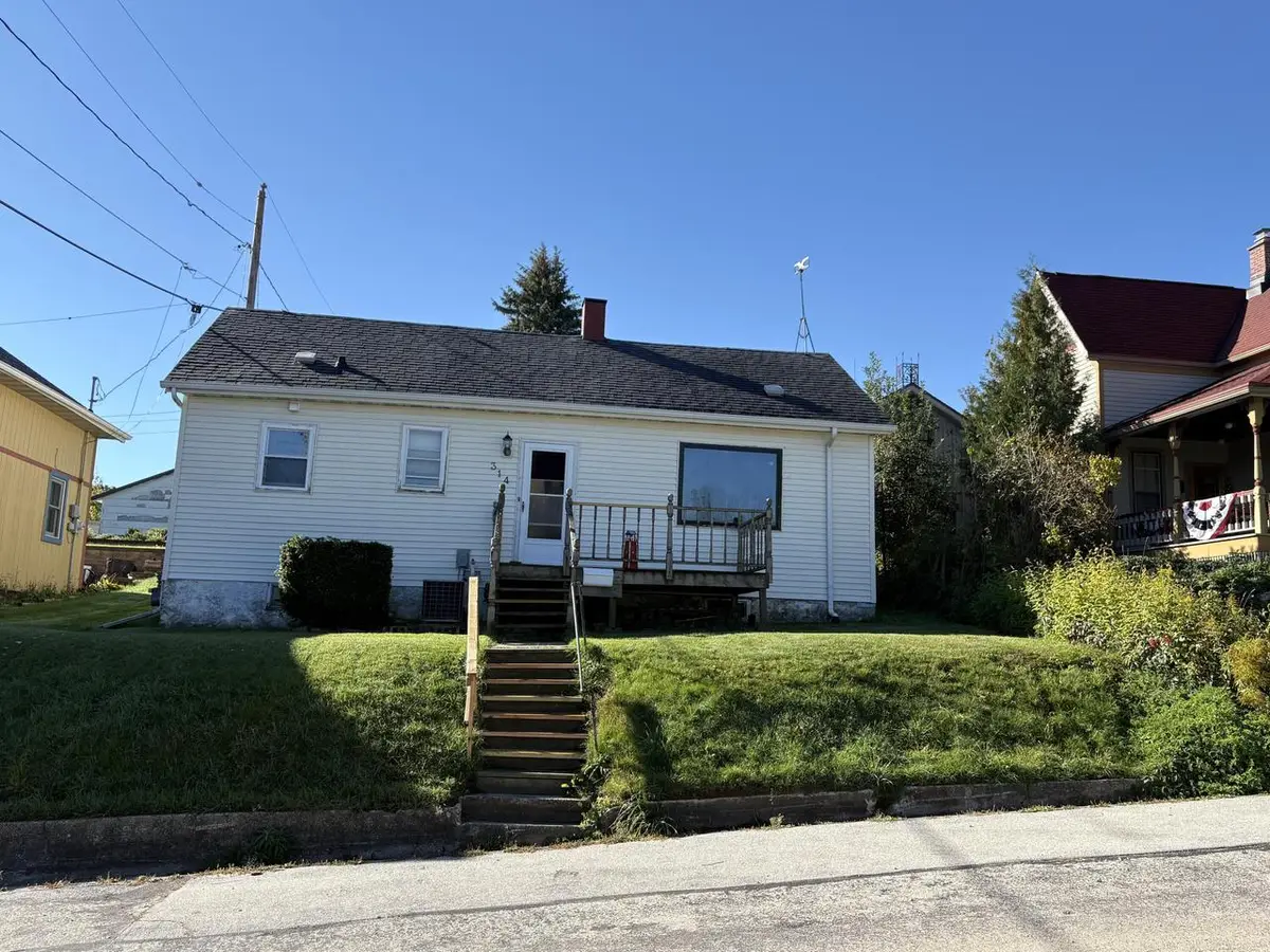 314 Vliet STREET, Kewaunee, WI 54216 - #1
