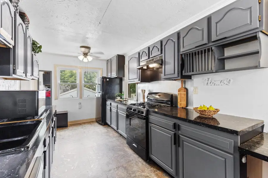 4858 N 71st St STREET, Milwaukee, WI 53218 - #3