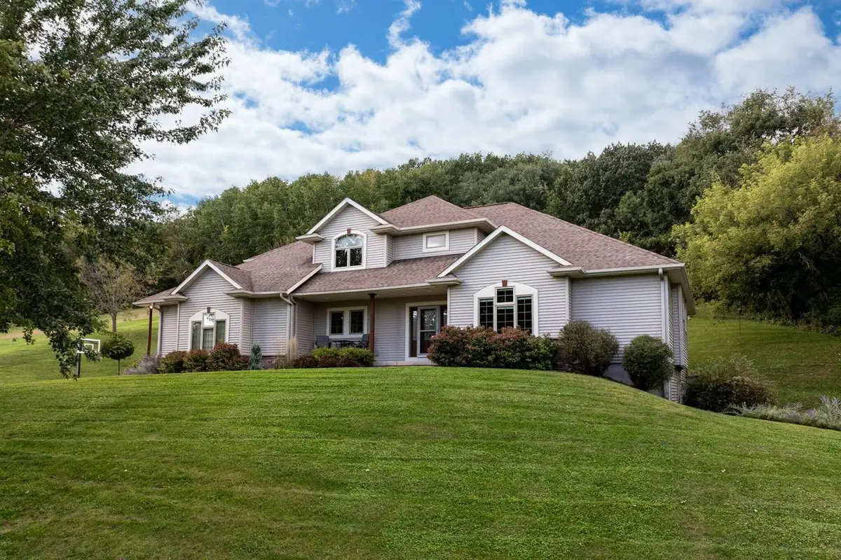 W5664 Stone Hill ROAD, La Crosse, WI 54601 - #1