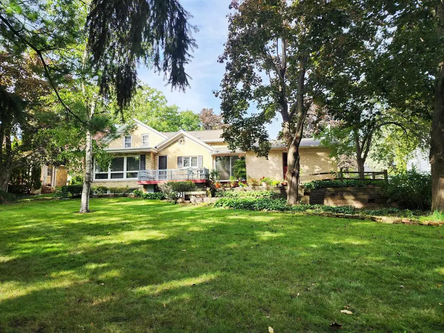 319 Elizabeth STREET, Watertown, WI 53098 - #3