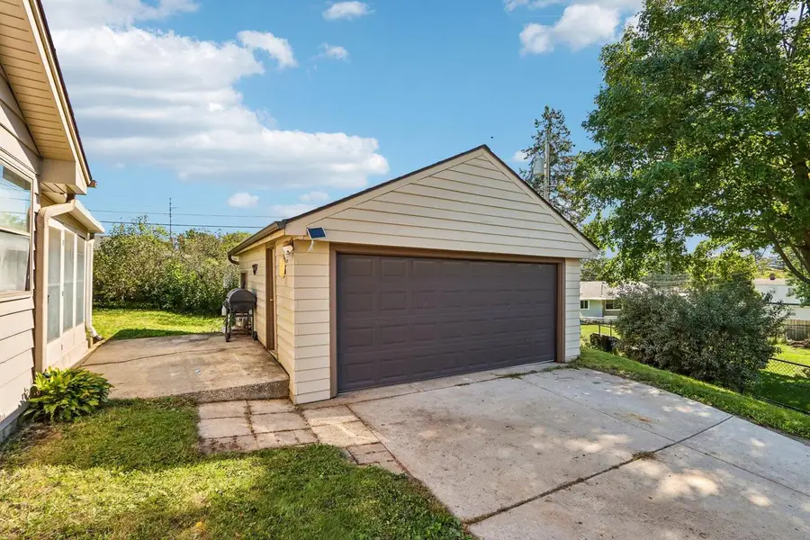 1229 Ed-Mar CIRCLE, Waukesha, WI 53188 - #3