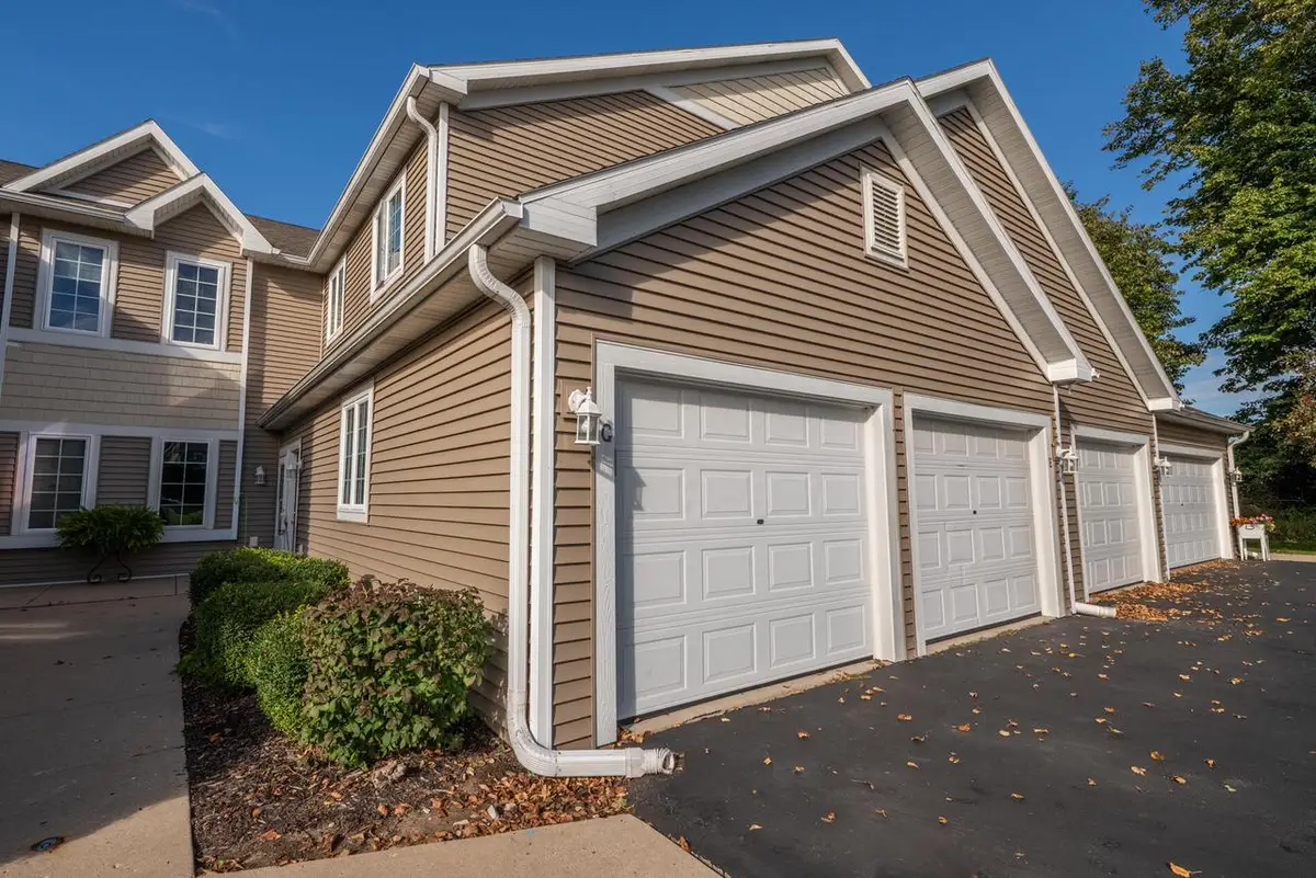 772 Bridlewood DRIVE #5103E, Hartford, WI 53027 - #1