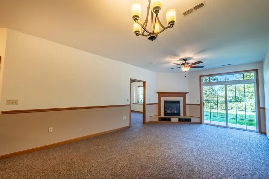 772 Bridlewood DRIVE #5103E, Hartford, WI 53027 - #3