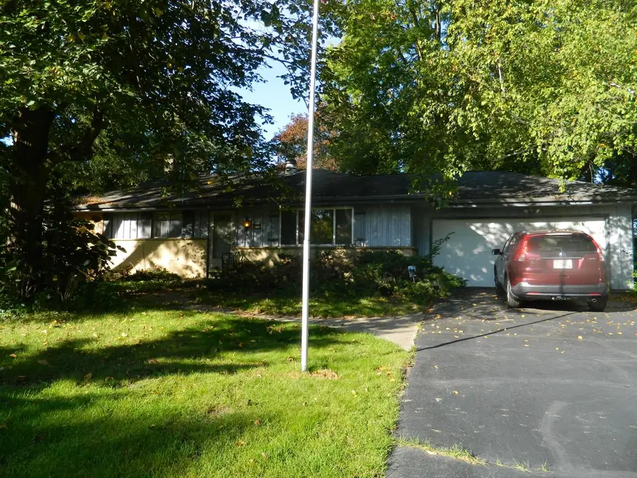 415 Catskill ROAD, Waukesha, WI 53186 - #2