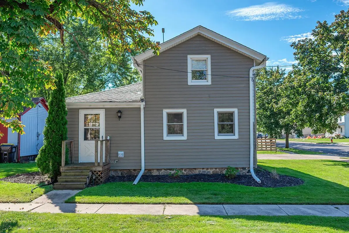 823 11th AVENUE, Union Grove, WI 53182 - #1
