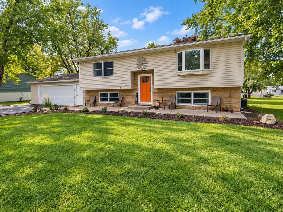 N5889 Lakeview COURT E, Onalaska, WI 54650 - #1