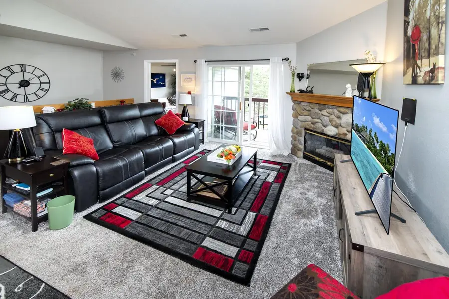 170 W Aspen COURT #4, Oak Creek, WI 53154 - #2