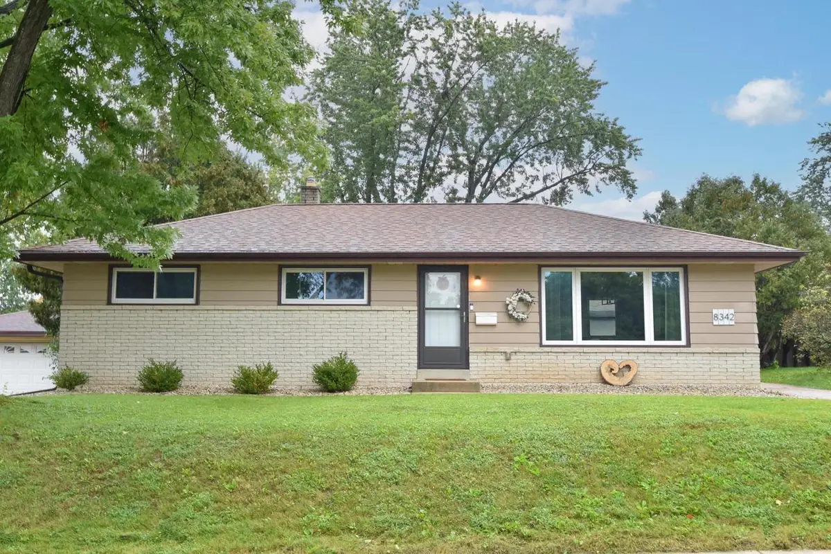 W150N8342 Saxony DRIVE, Menomonee Falls, WI 53051 - #1