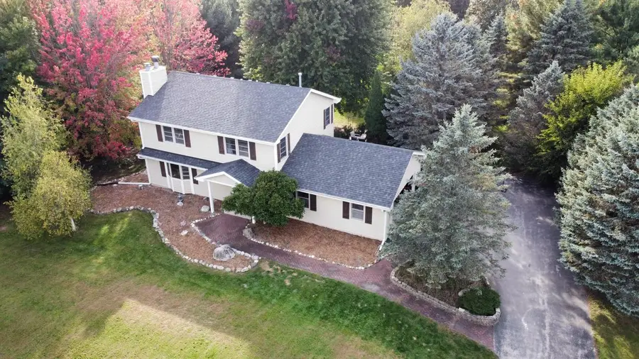 W362S2453 Lisa LANE, Dousman, WI 53118 - #2
