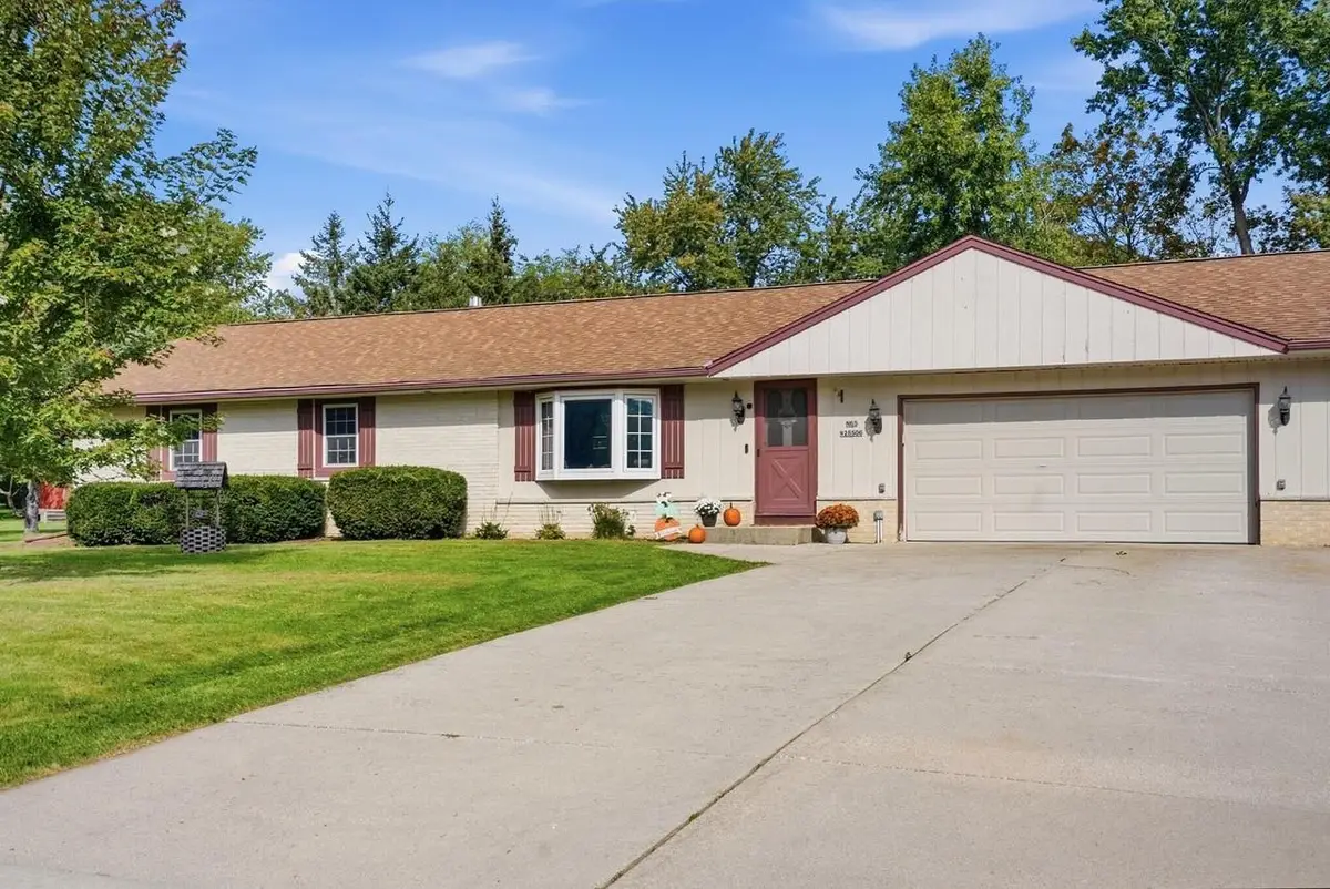 N65W28506 Fairlane DRIVE, Hartland, WI 53029 - #1