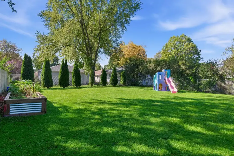 213 Richard STREET, Waukesha, WI 53189 - #2