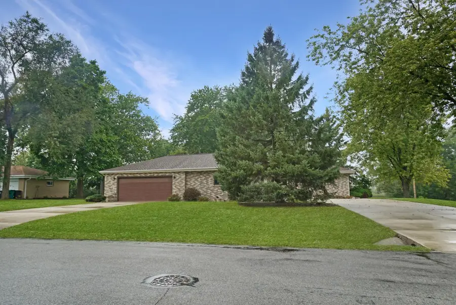 W183N5895 Spruce LANE, Menomonee Falls, WI 53051 - #3